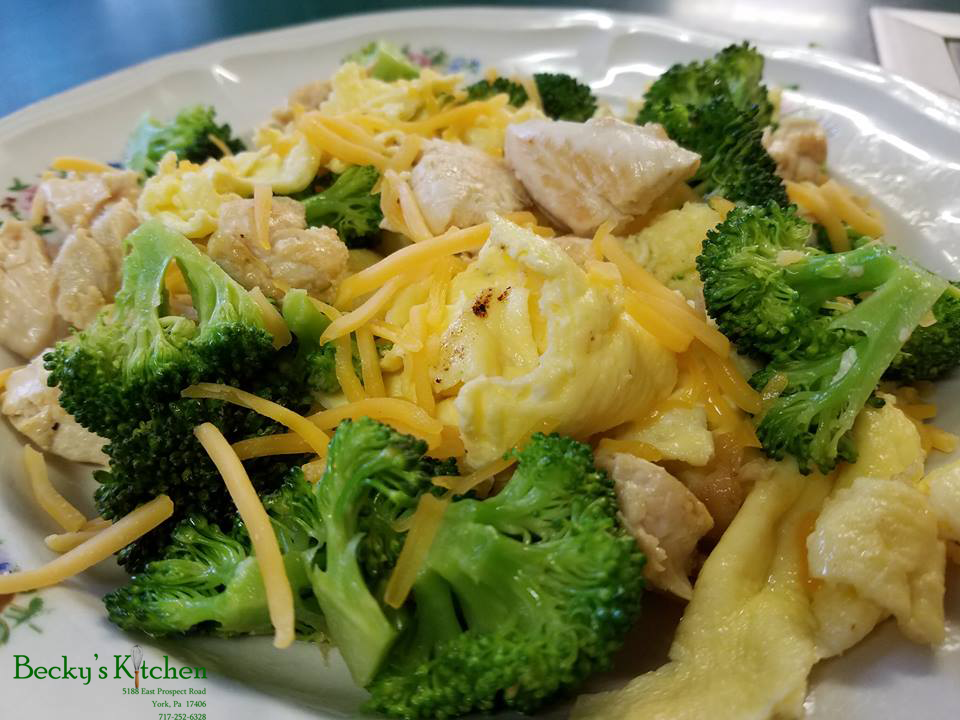 photo of chicken cheddar broccoli scrambler